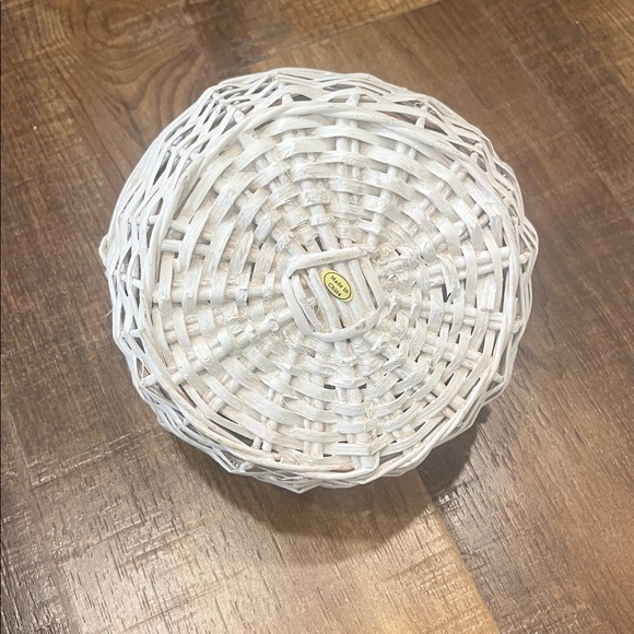 White Woven Basket - Picture 2 of 2